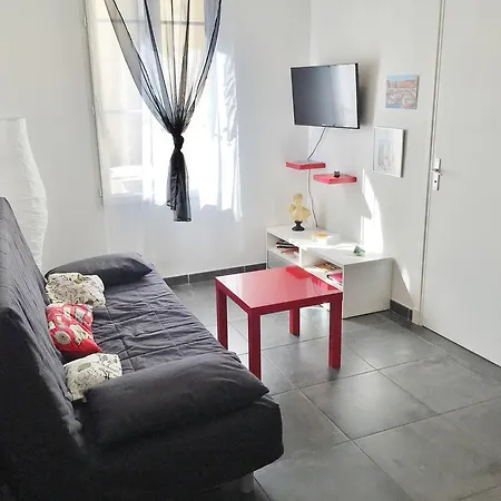 Riviera Le Perle Du Port Apartment